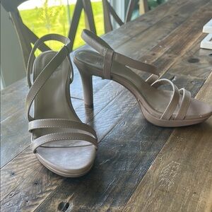 Chic Tan Strappy Heels